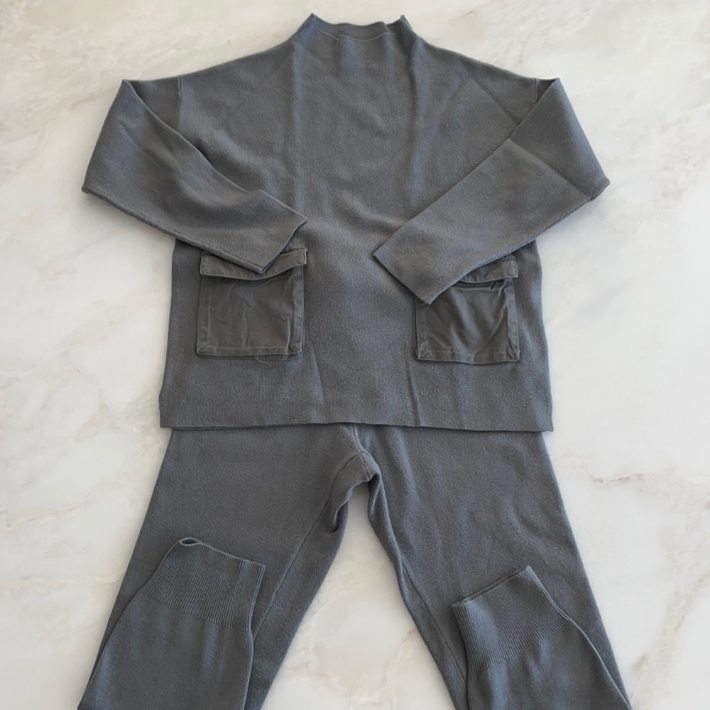 Zara Girls Greyish Green Long Sleeve Top and Pant Matching Set-Size 9